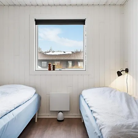 3 Bedroom Beautiful In Juelsminde Sonderby (Midtjylland)