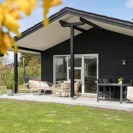 3 Bedroom Beautiful In Juelsminde Sonderby (Midtjylland)